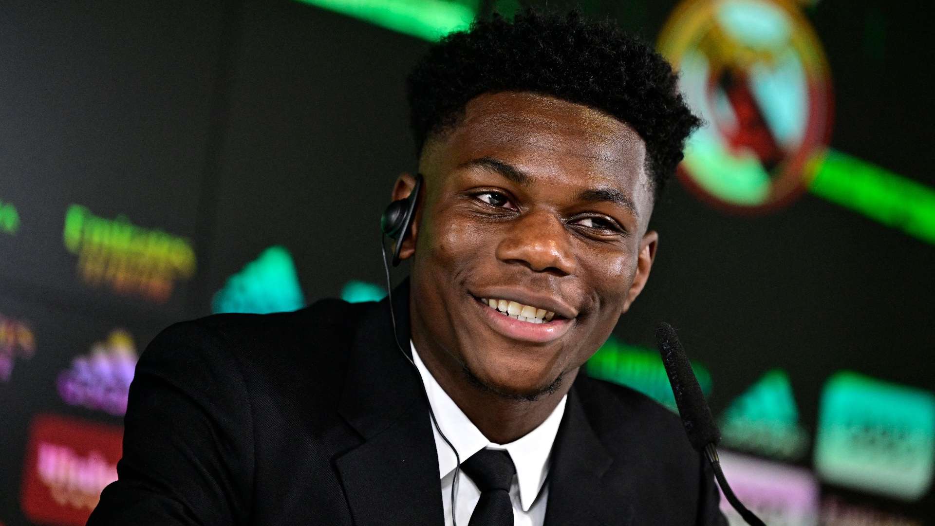 阿诺德的担 阿诺德的担